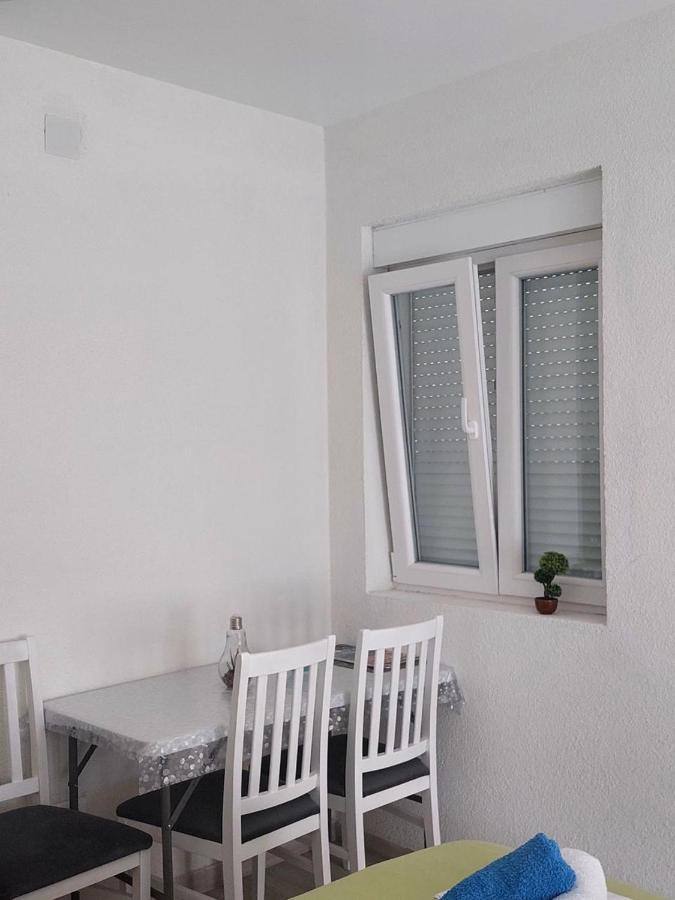 Apartment Iva Bijela Extérieur photo
