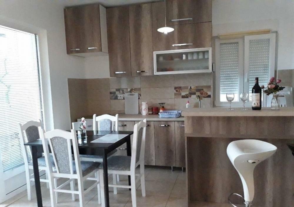 Apartment Iva Bijela Extérieur photo